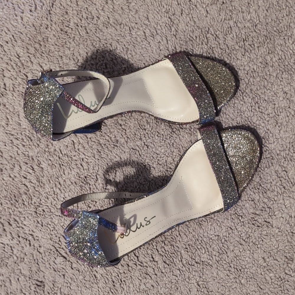 Lulu's high heel - Picture 1 of 4